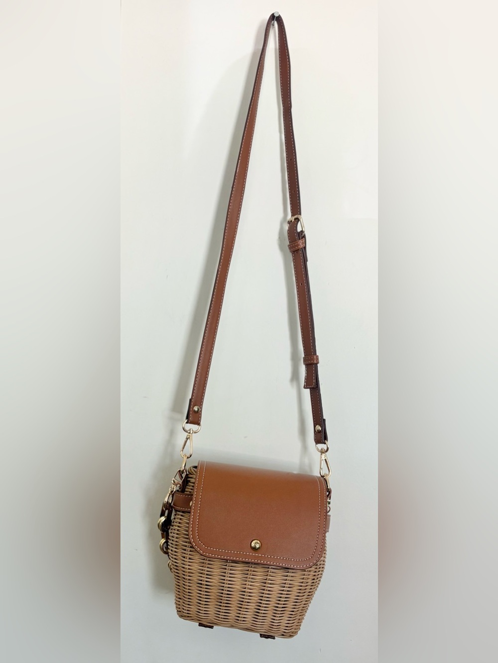 Tommy Bahama Wicker Purse - Picture 2 of 4